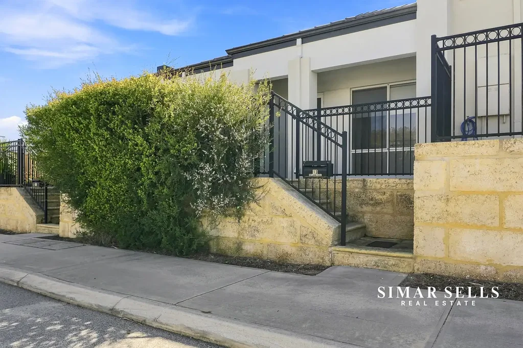 Butler 3Moenga VACANT & MOVE-IN READY IN THE HEART OF BUTLER!