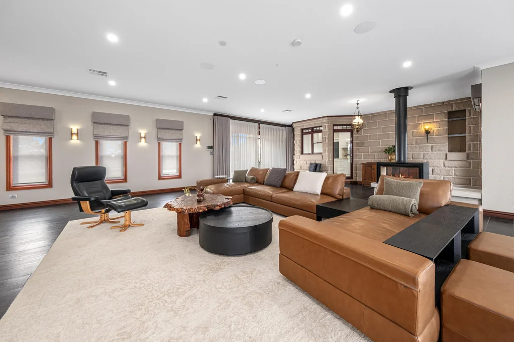 East Kurrajong 5 Slaapkamer Picture-Perfect Home with Impeccable Finishes