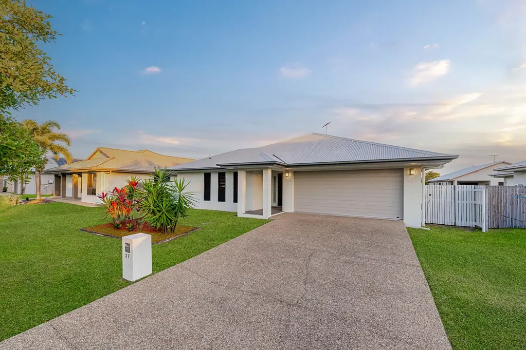 27 Ningaloo Crescent, Burdell, QLD 4818
