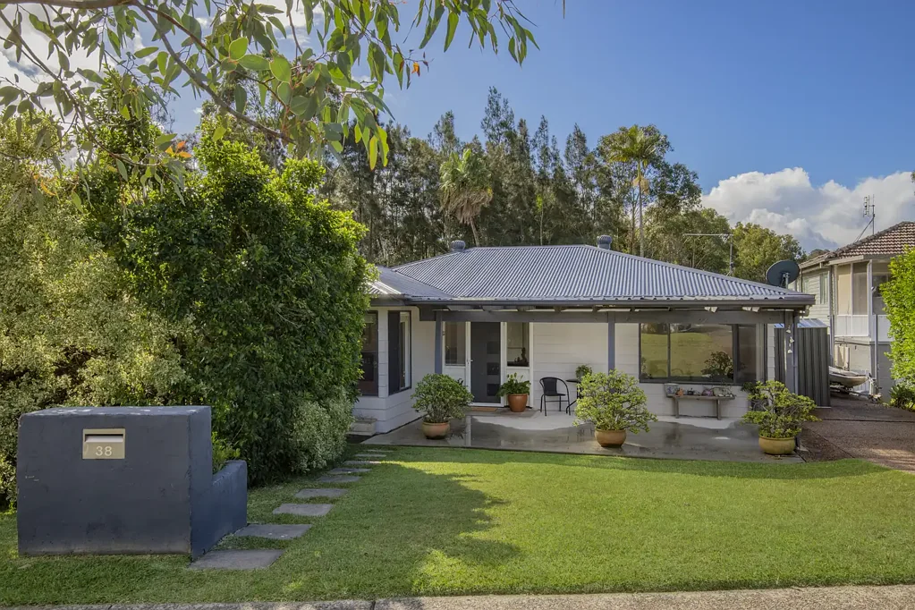 Elermore Vale 3 Bedroom Poolside Living in a Peaceful  Setting