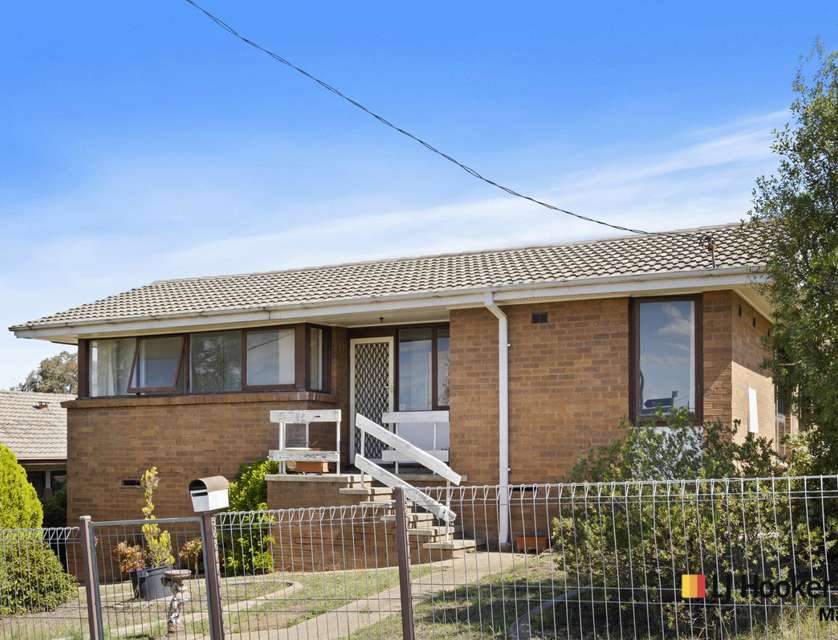 92 Southbar Road, Karabar, NSW 2620, 3 Bedrooms, 1 Bathrooms, House