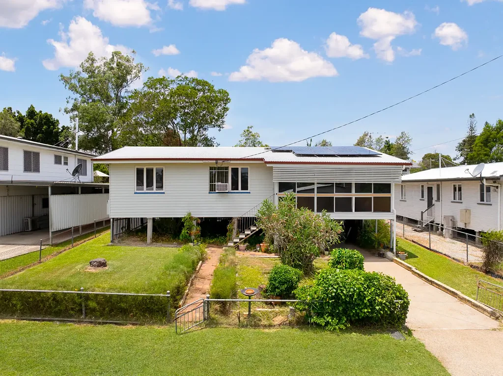 8 Cross Street, Raceview, QLD 4305