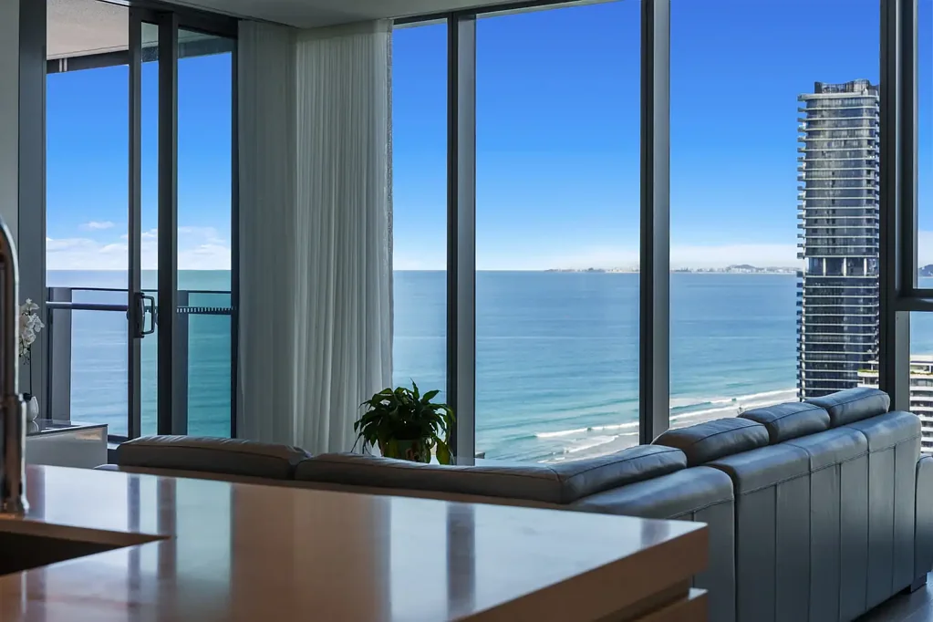 Broadbeach 3房  'Level 30' Ultra-Modern Apartment with Breathtaking Views - Sellers Committed Elsewhere!