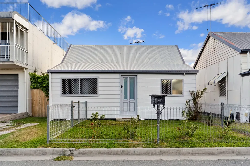 Rockhampton City 3침실 Modern Cottage Charm Meets Inner-City Convenience