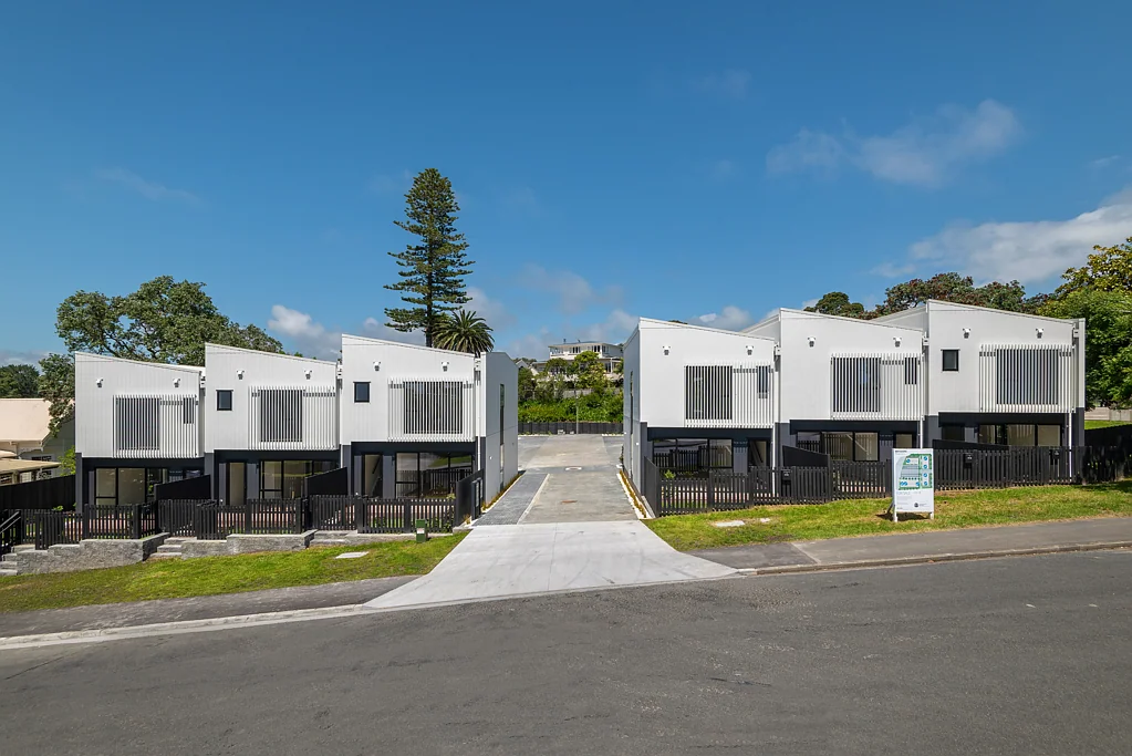 Narrow Neck 3침실 Only Four Left  Six Under Contract