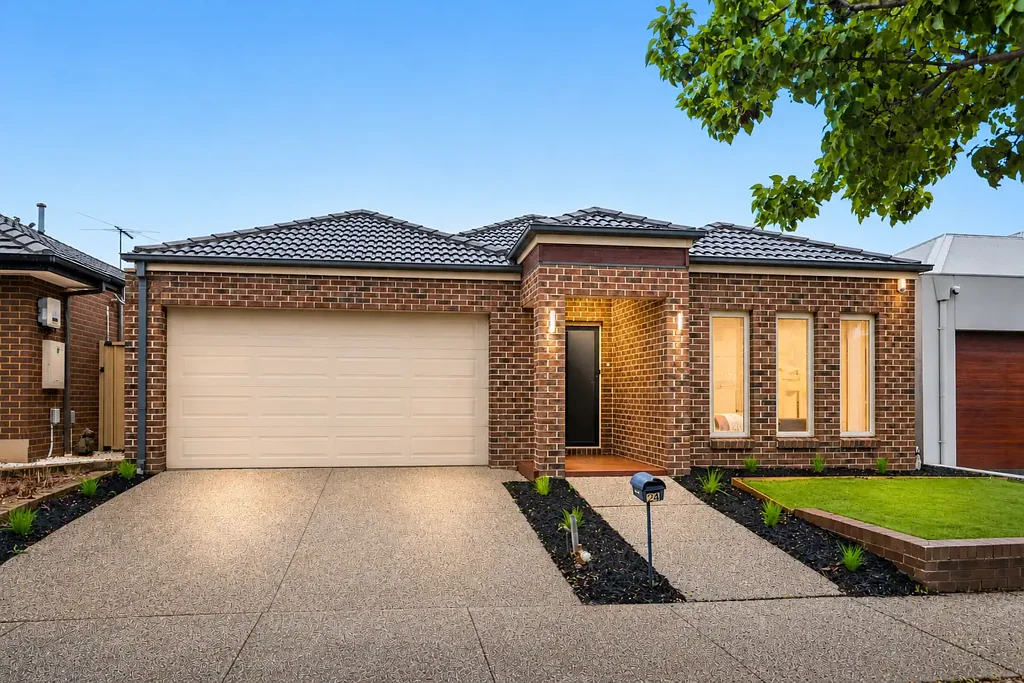 24 Westerfolds Terrace, Caroline Springs, VIC 3023