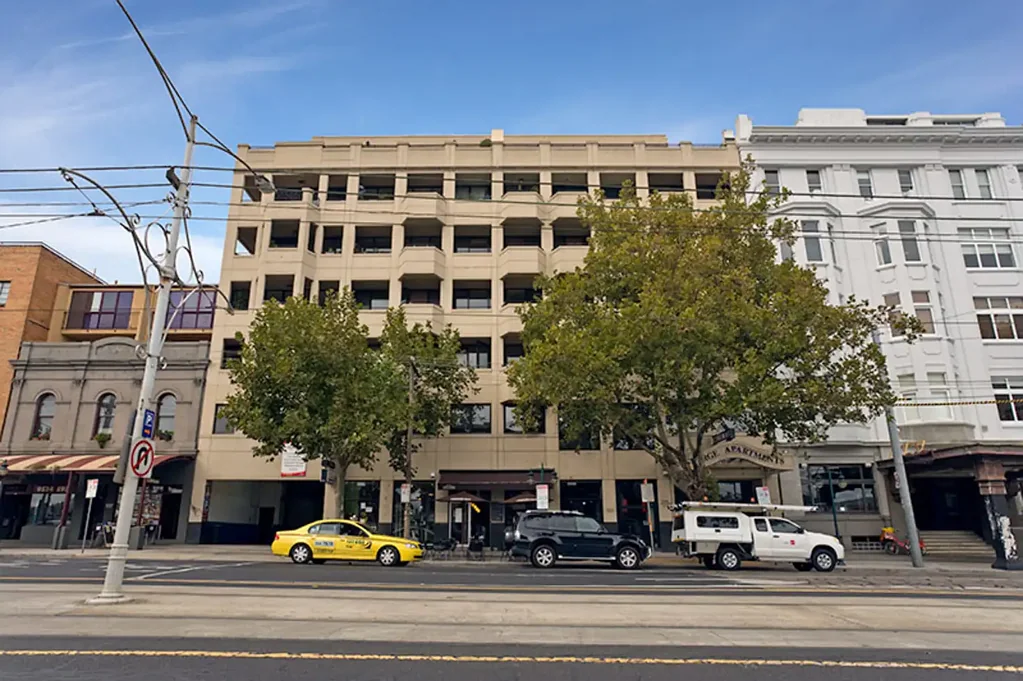 St Kilda 1房 市中心安全通道 便捷进出 专属车位 居民投资者优选 Prime St Kilda Car Space for Sale – Secure Parking at The New George