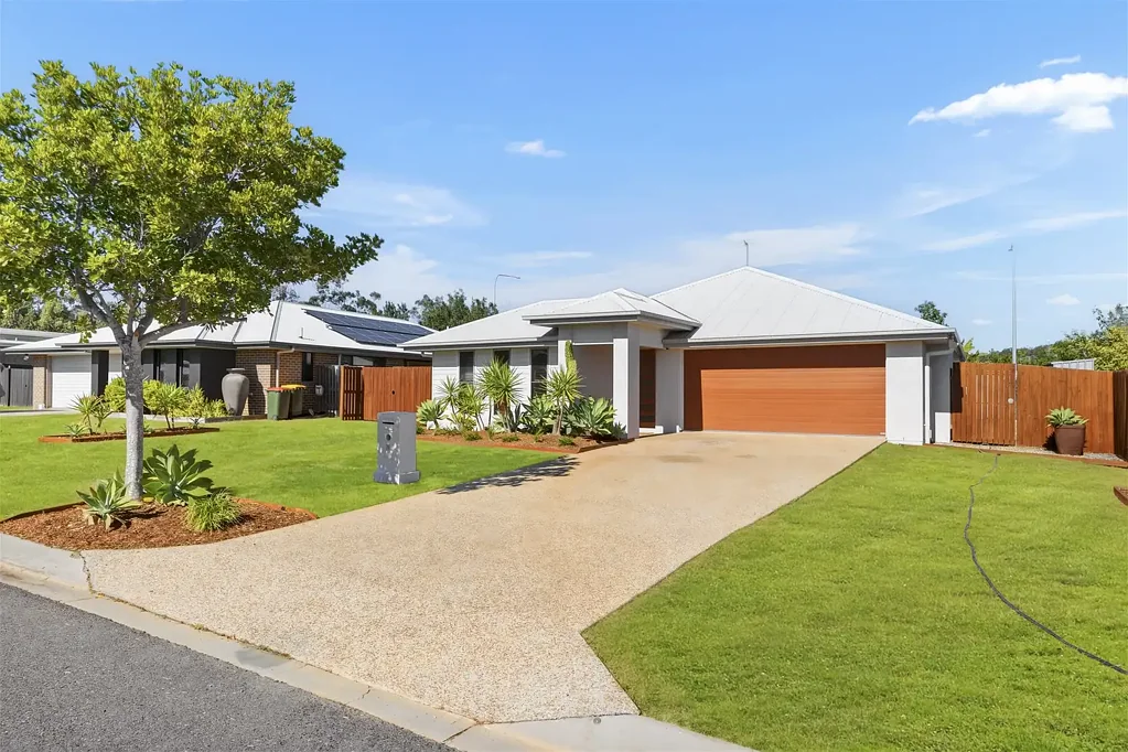 New Auckland 4Moenga Executive Family Living Designed for Entertaining