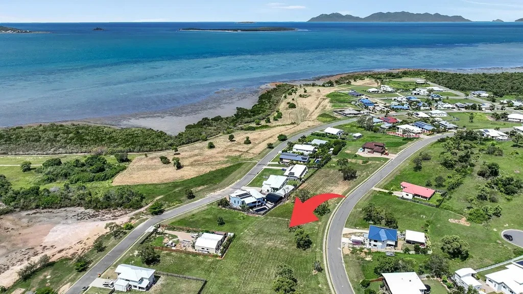 Bowen Prime Vacant Land for Sale with Spectacular Ocean Views at Whitsunday Paradise