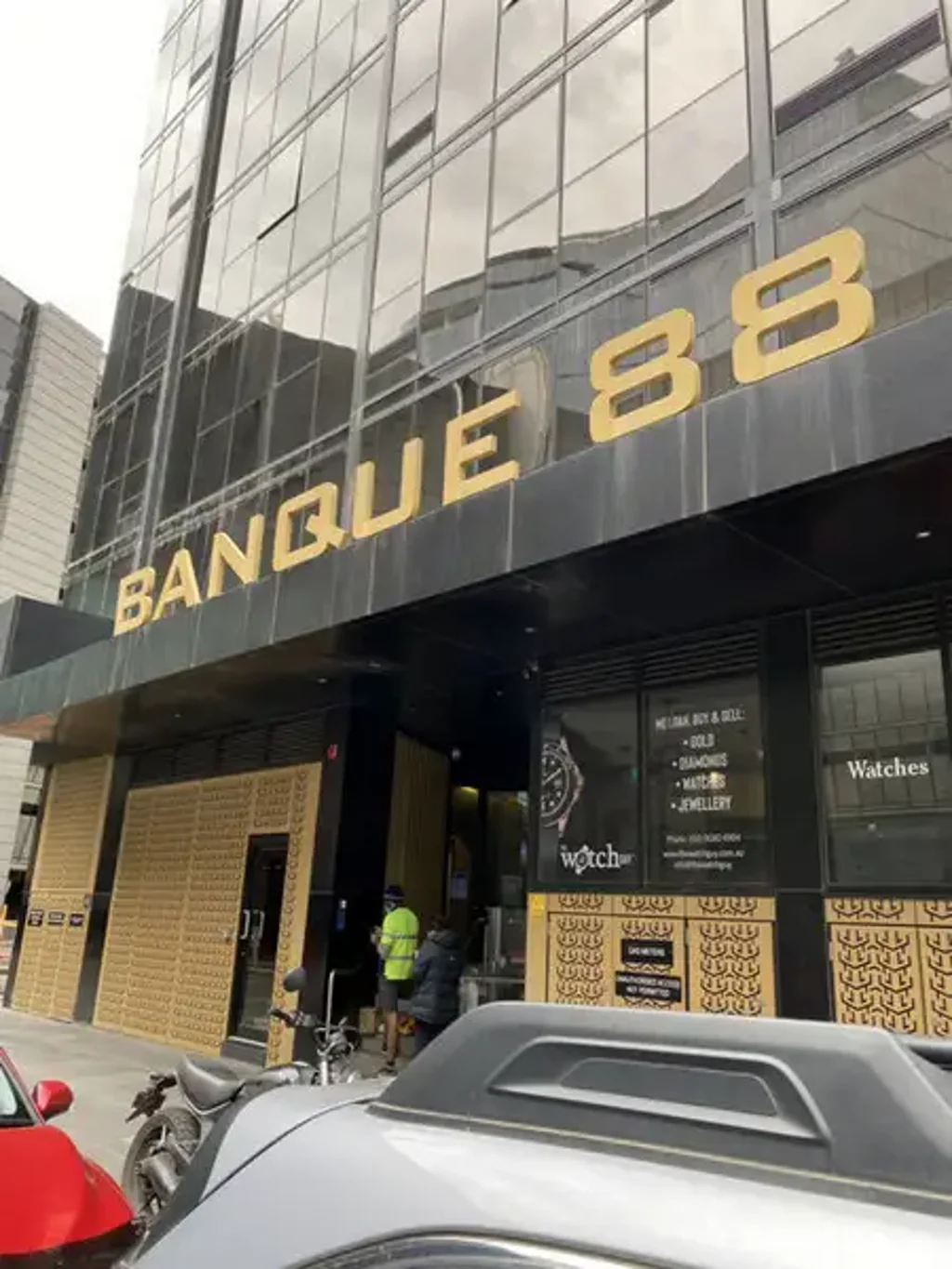 Elevated Urban Living in the Prestigious Banque 88! APPLICAT