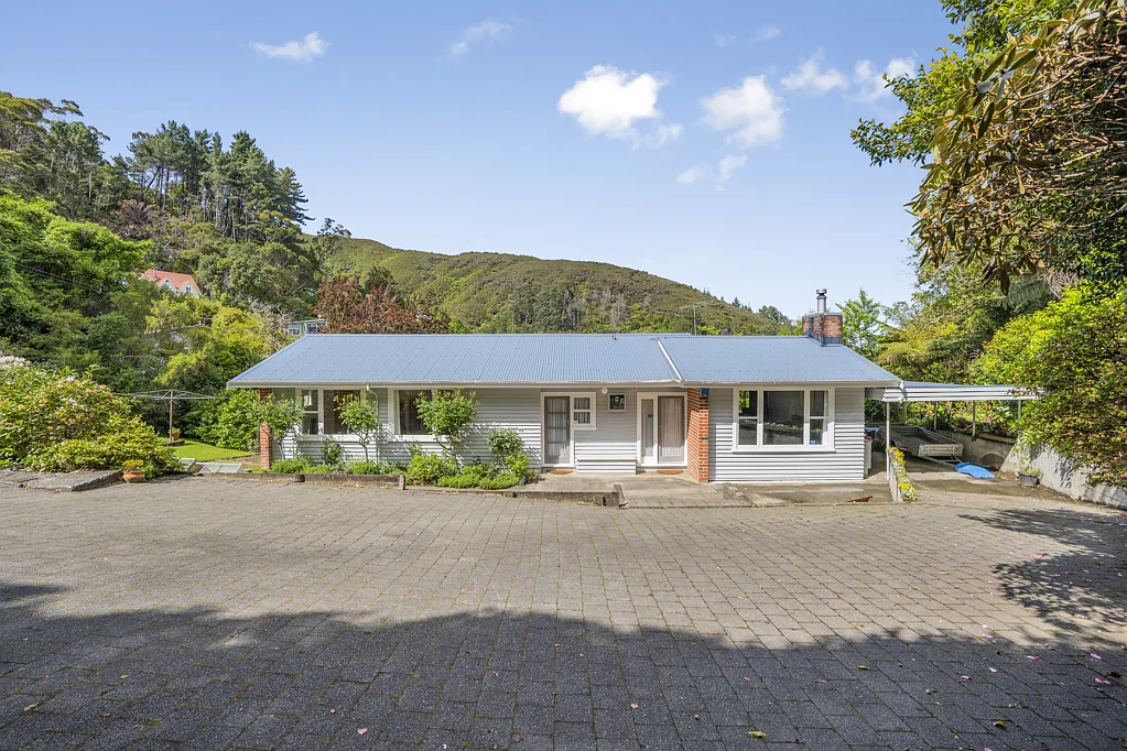 27 Woodvale Grove, Fairfield, Lower Hutt, Wellington
