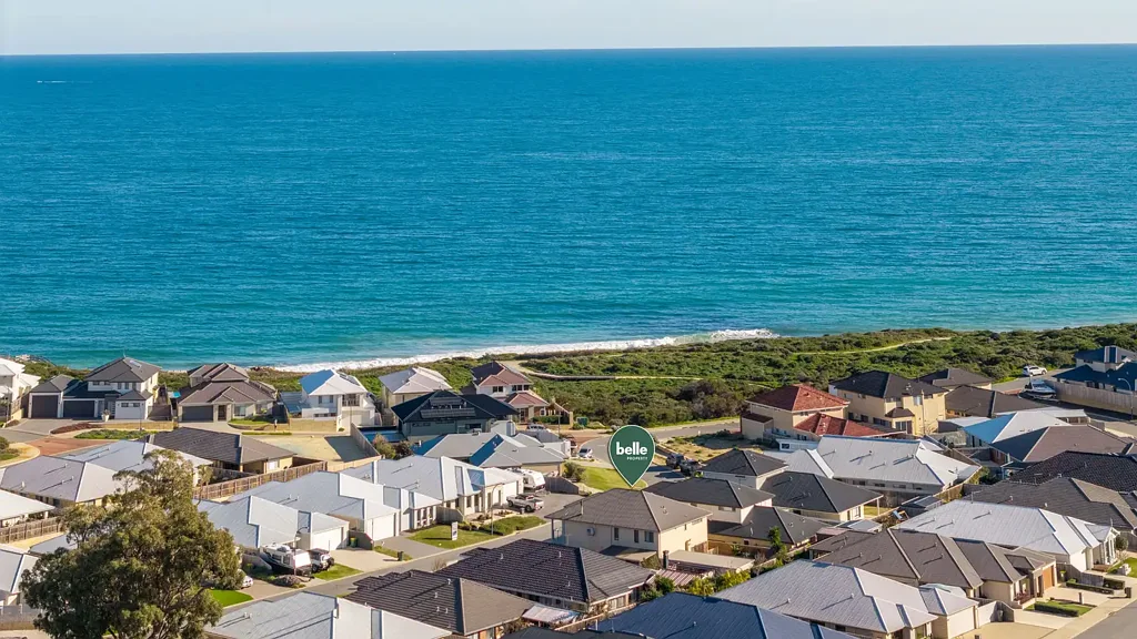 Halls Head 5房  Space, style & stunning ocean views.