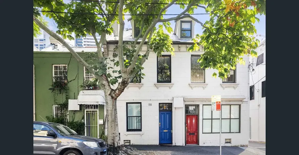 Darlinghurst 3Phòng ngủ A contemporary home behind a classic Darlinghurst terrace front.