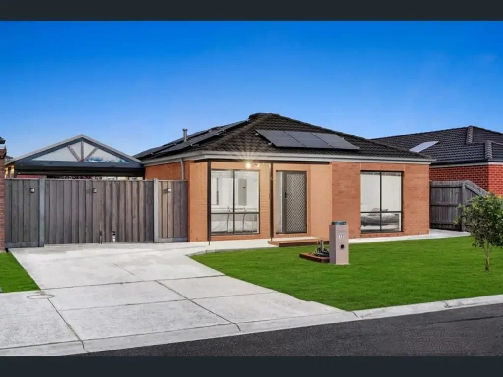 Comfortable Family Living in a Quiet Court Location