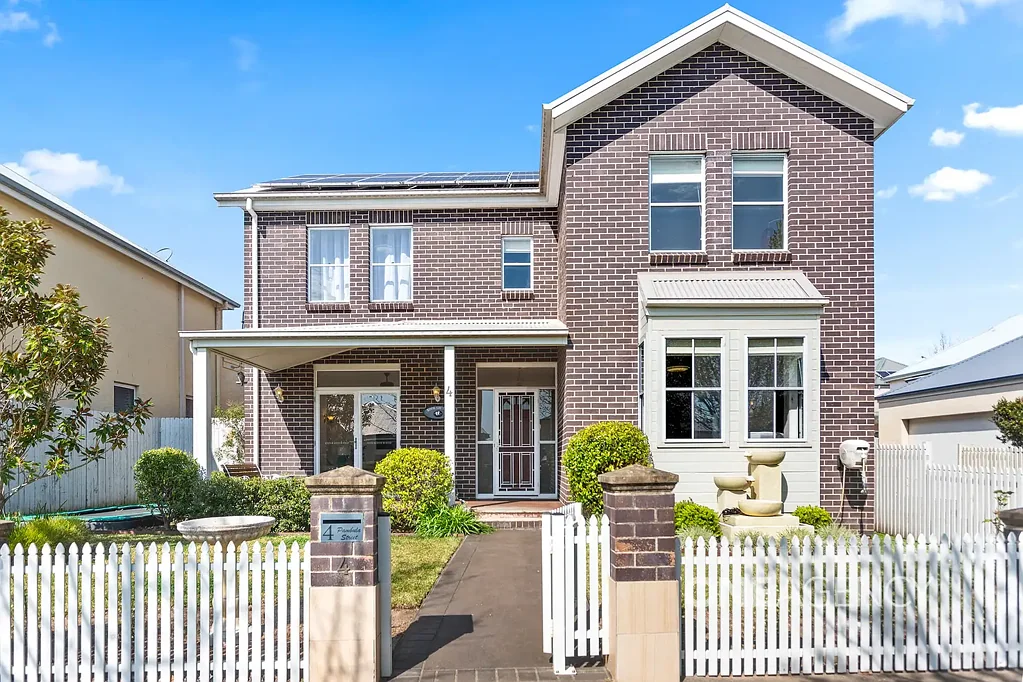 Tullimbar 4房  SPACIOUS FAMILY LIVING IN STYLE