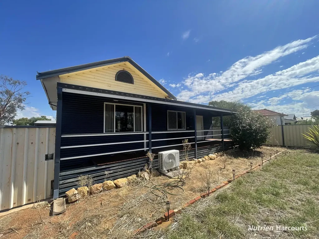 42 Richter Avenue, Morawa, WA 6623