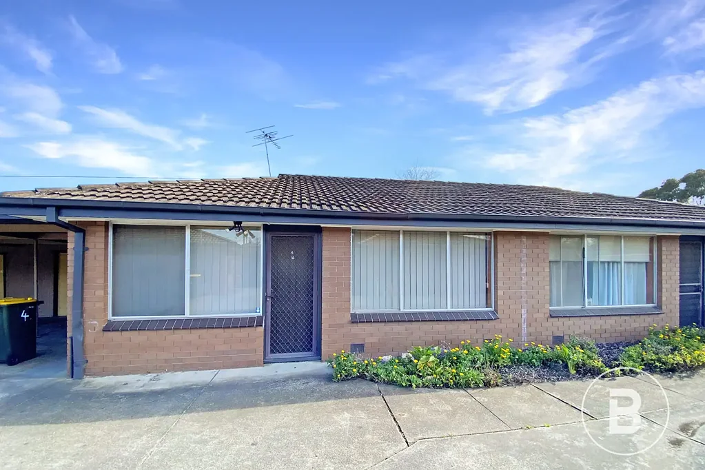 ONE BEDROOM UNIT IN A QUIET COMPLEX