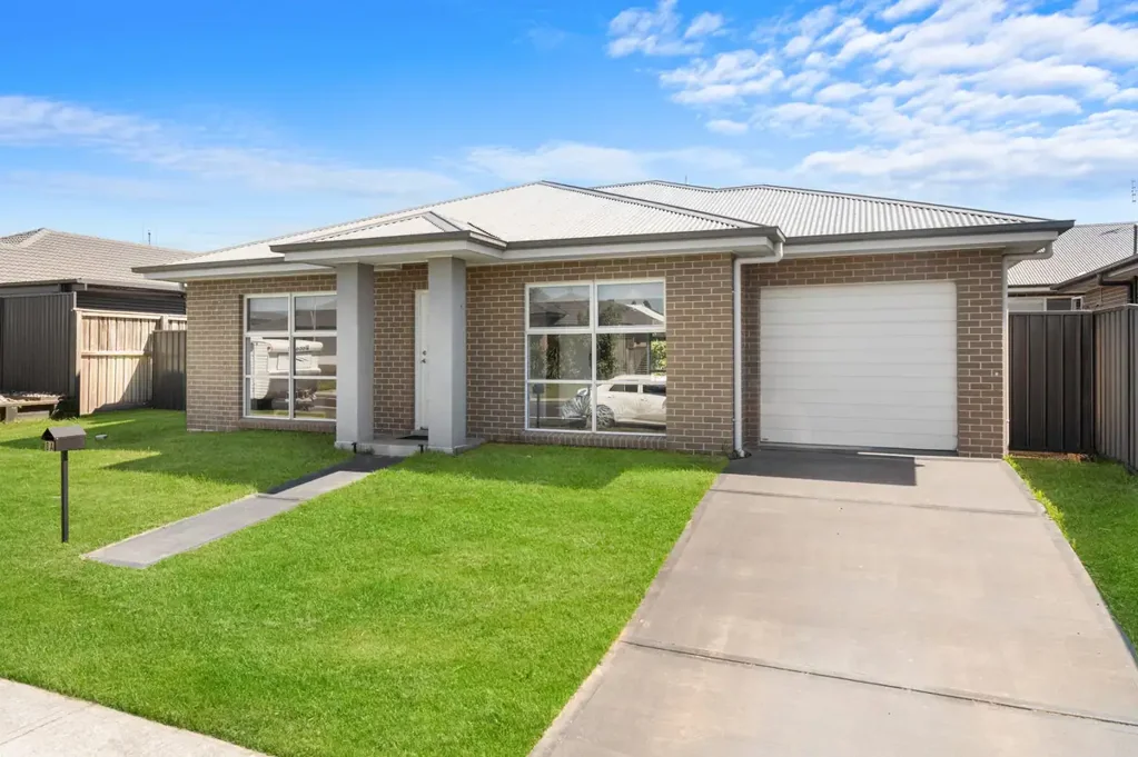 35 Golden Whistler Avenue, Aberglasslyn, NSW 2320