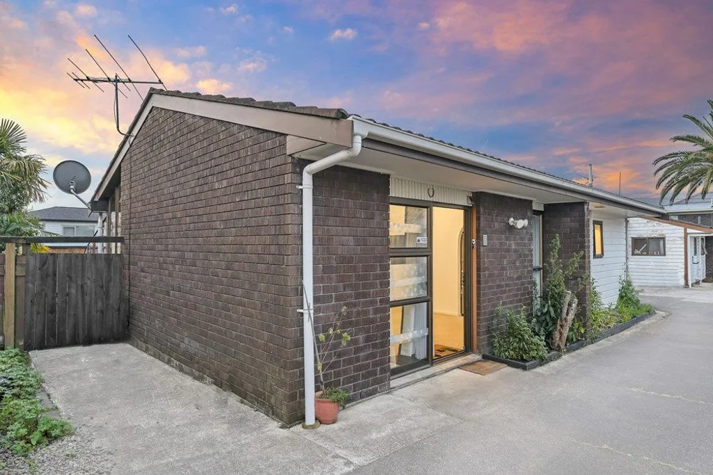 New Lynn 2房  Vendor's Upgrade Creates Your Chance