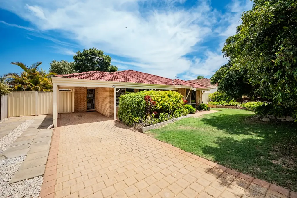 9 Airdrie Corner, Kinross, WA 6028