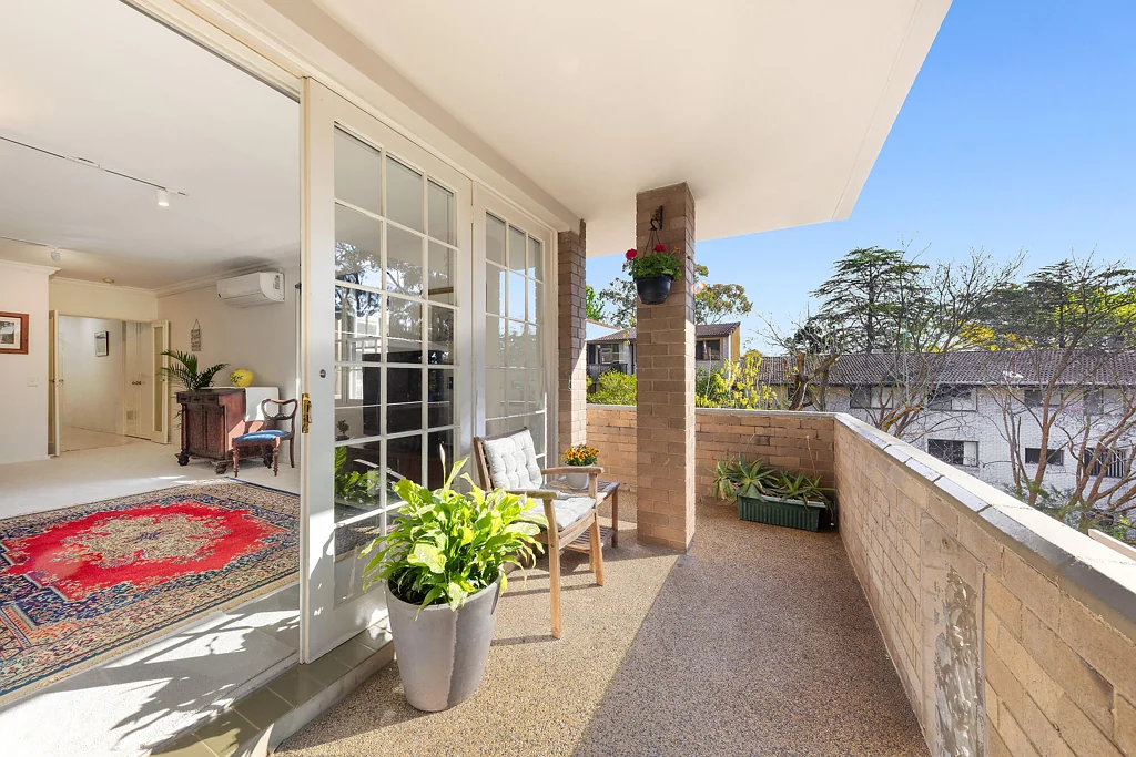 Killara 2Phòng ngủ Light-Filled North-Facing Apartment in Prime Killara Setting