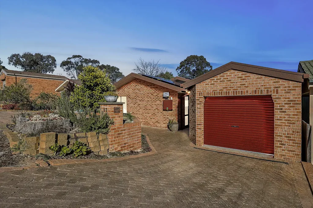 Ngunnawal 3 Bedroom Single level three bedroom home with a bonus self contained studio
