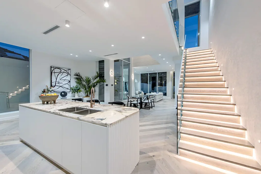 Cronulla 5ਬੈੱਡਰੂਮ Majestic New Residence Showcasing Exceptional Craftsmanship and Design