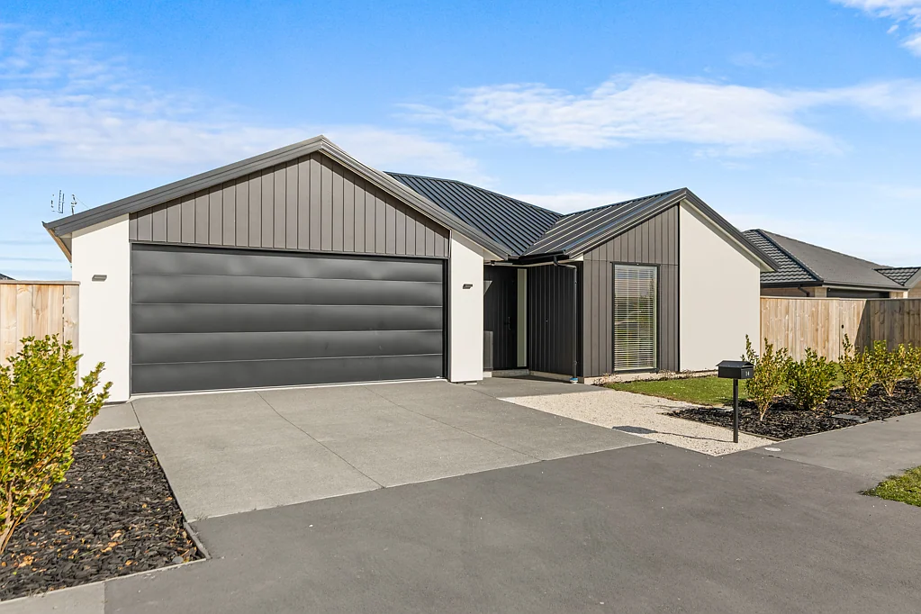 Halswell 4ਬੈੱਡਰੂਮ Modern Elegance - Move-In Ready in Halswell