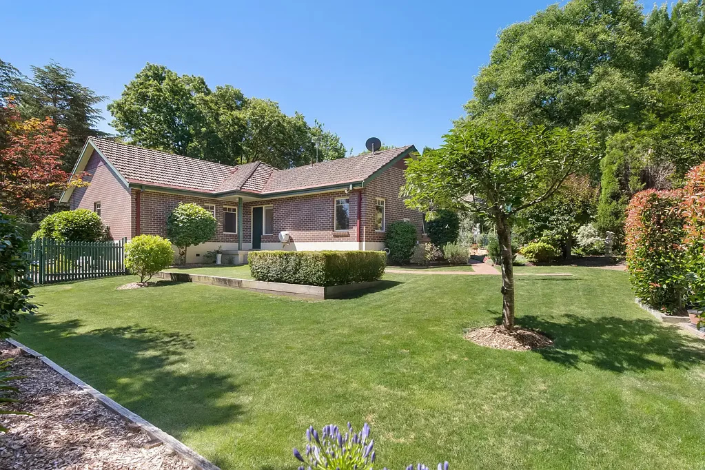 Bowral 3Phòng ngủ Torrens Title (no strata), close to town