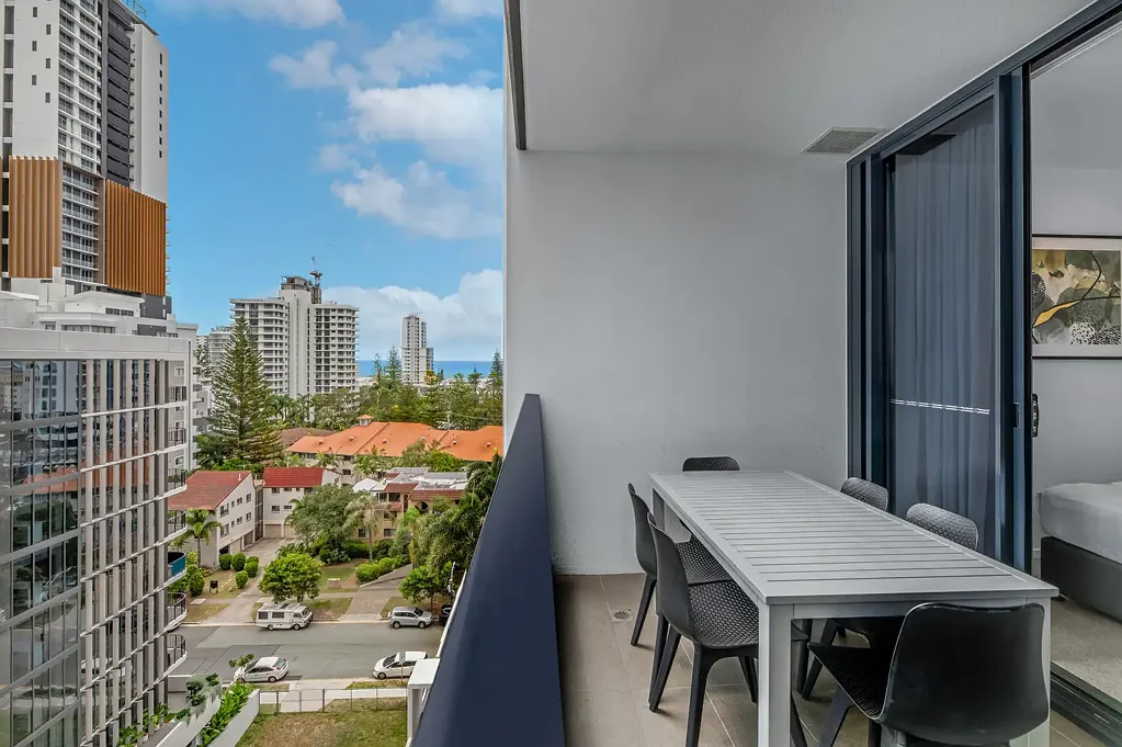 27/31 Queensland Avenue, Broadbeach, QLD 4218