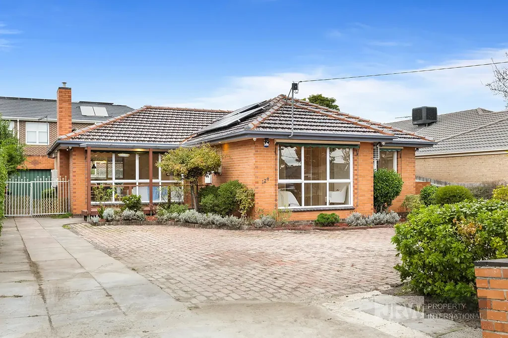 124 Blackburn Road, Glen Waverley, VIC 3150