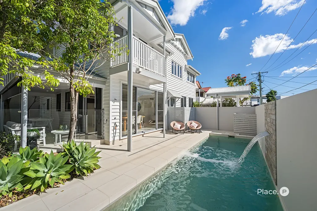 Hawthorne 3Zimmer Elegant Freehold Queenslander in Hawthorne’s Prestigious River Avenues