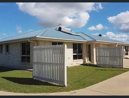 1 & 2/33 Loeskow Street, Bundaberg North, Wide Bay, 6 ਕਮਰੇ, 2 ਬਾਥਰੂਮ, Apartment