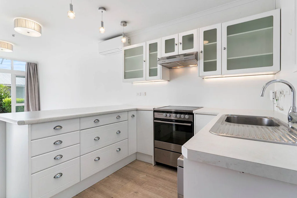 Quiet, Sunny One Bedroom Unit