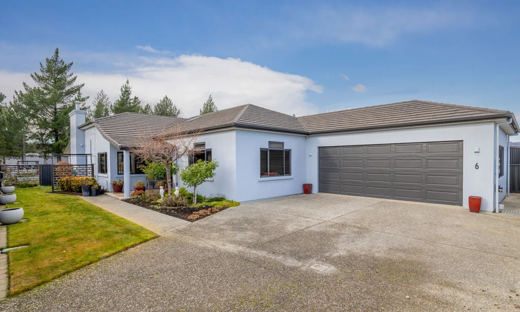 Alexandra 4 Slaapkamer SPACIOUS FAMILY LIVING IN AN EXCELLENT LOCATION