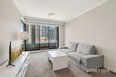 Sydney 1房 悉尼CBD中心 55平米精巧公寓 壮丽城市景观 宽敞阳台 20层明亮通风 安全建筑 游泳池 HIGH LEVEL, ONE BEDROOM WITH CITY VIEWS IN MARTIN PLACE - THE ASTON