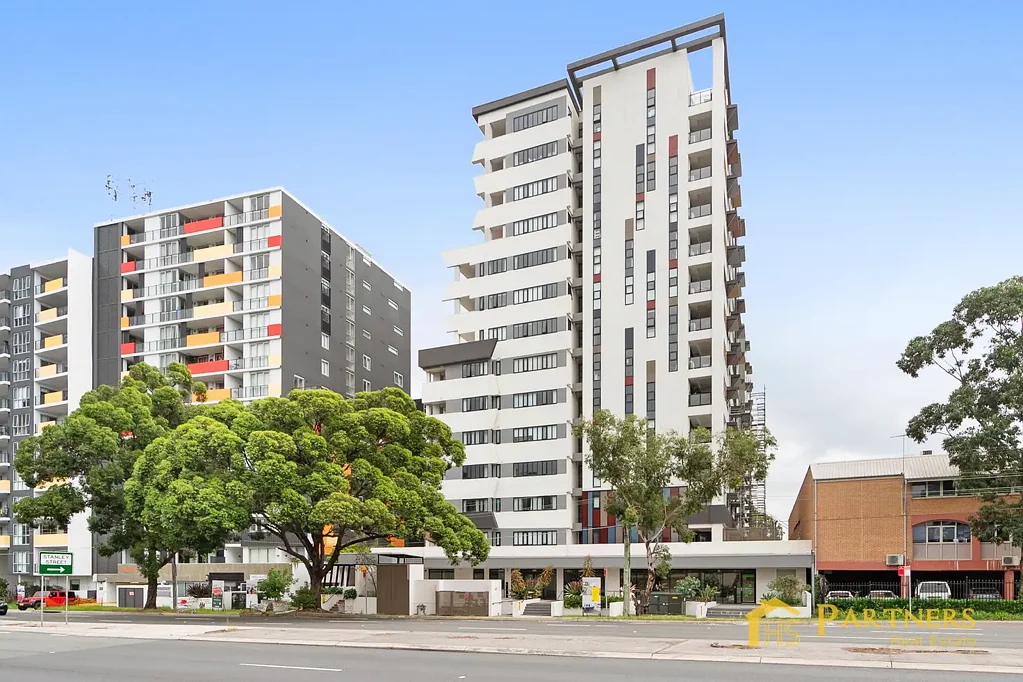 Bankstown 2ห้องนอน District Views from North-Facing Contemporary Living in the Heart of Bankstown