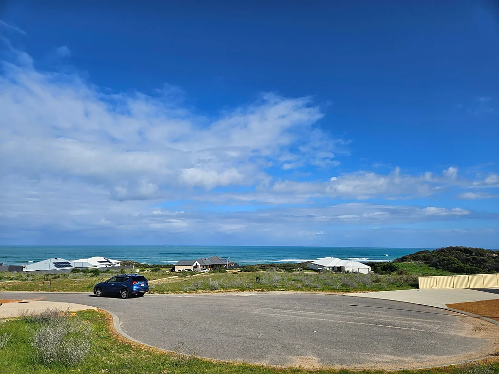 16 Grey Close, Dongara, WA 6525