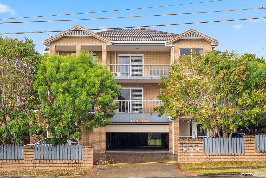 2/56 Knowsley Street, Greenslopes, QLD 4120