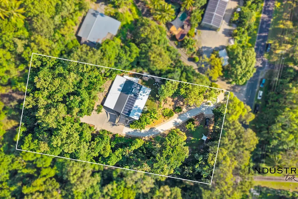 Trinity Beach 5 Slaapkamer 4,000m2 of Rare Usable Land with Approved Second Dwelling/Shed
