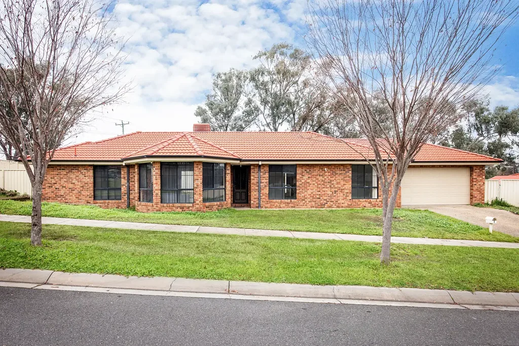 Peaceful Family Living in a Convenient Lavington Location