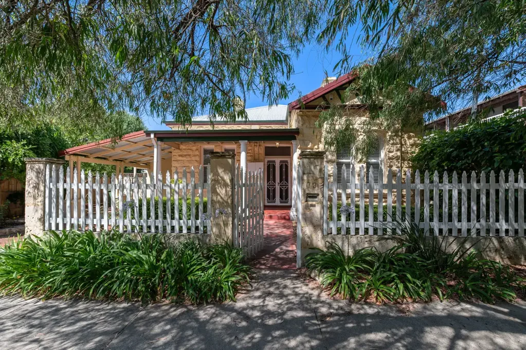 Enchanting Character Home - BREAK LEASE