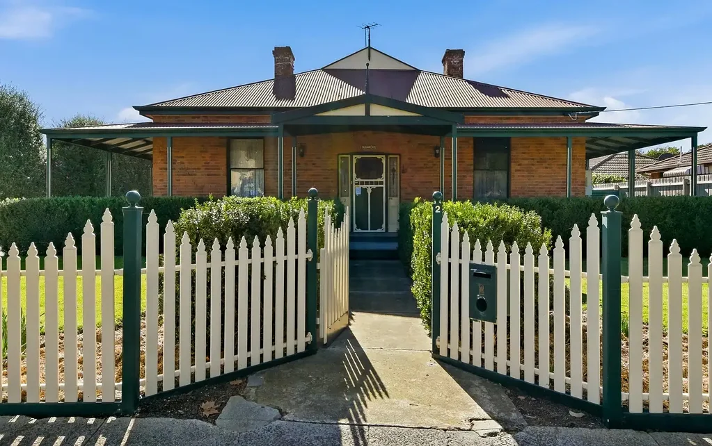 Whittlesea 4બેડરૂમ 'Tarawera' Circa 1860 - 1,774m2 allotment