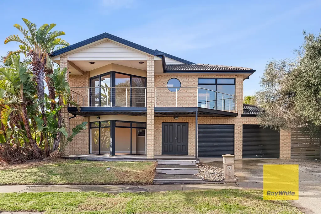 Drysdale 4 Bedroom Breathtaking Views in One of the Area's Finest Streets