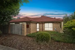 33 Patrick White Circuit, Franklin