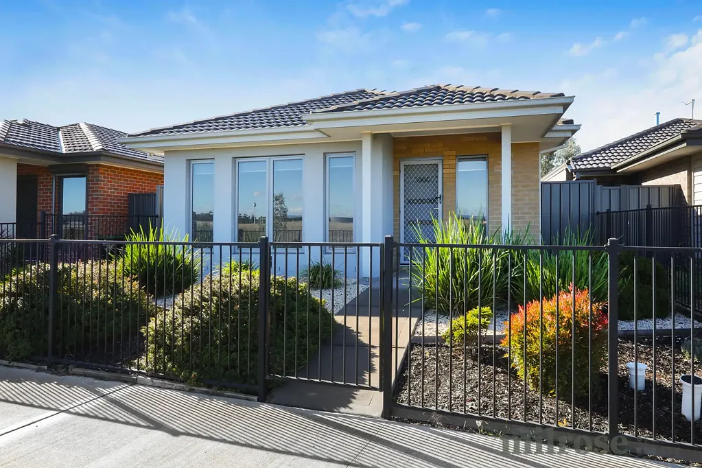 Modern Home in Harkness