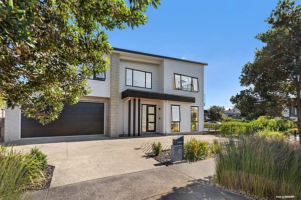 13 Caldera Drive, Long Bay, North Shore City
