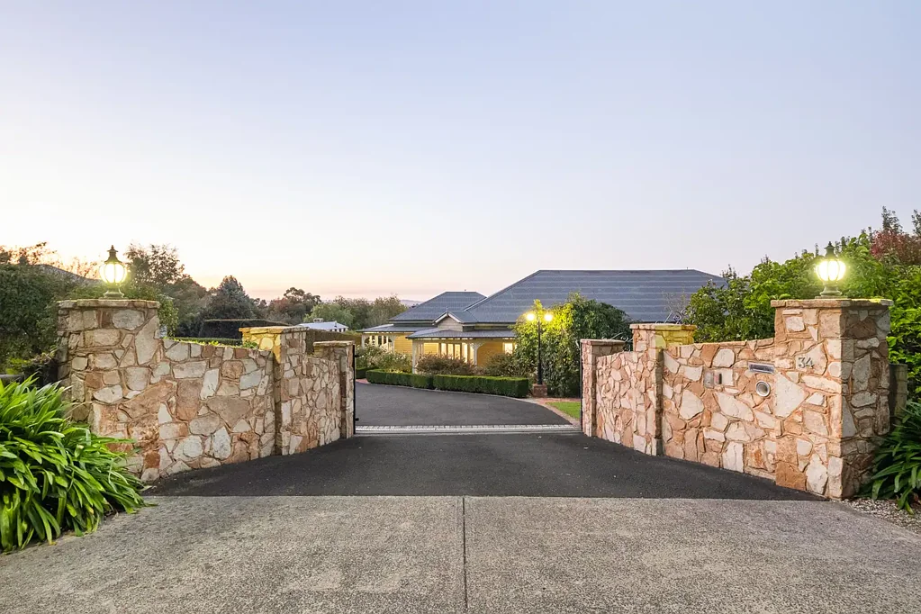 34 Salisbury  Road, Beaconsfield Upper, VIC 3808