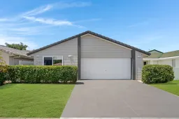 34 Emerton Crescent, Robina