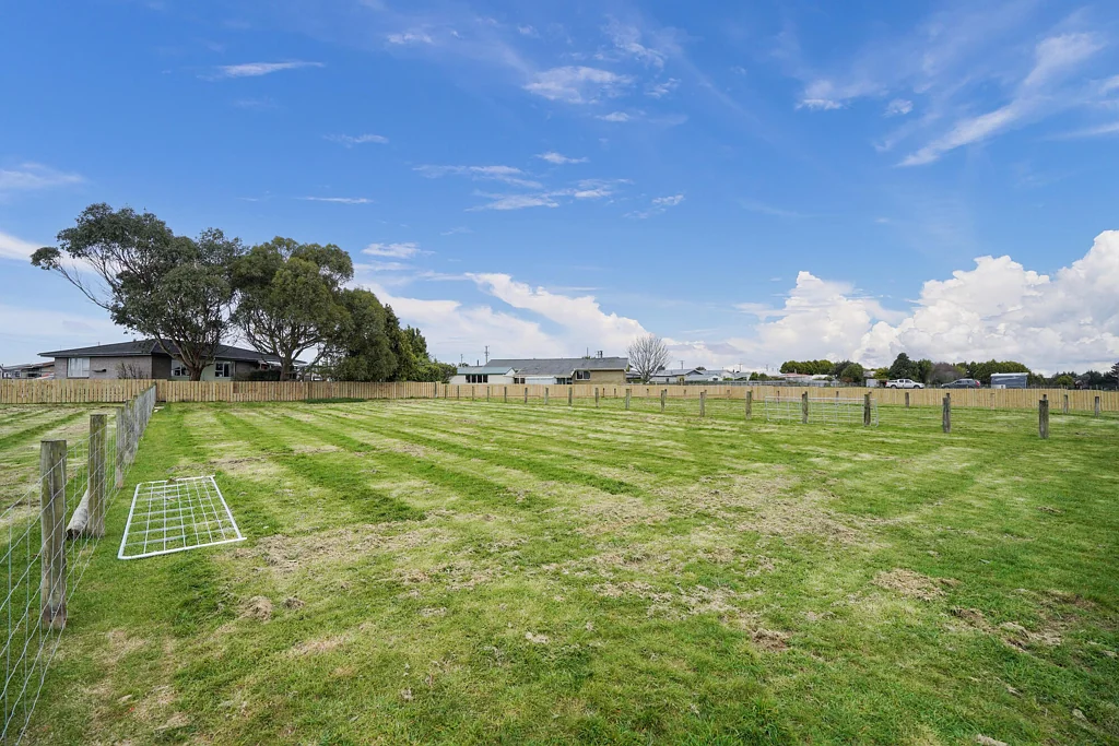Clifton AFFORDABLE SECTION WITH RURAL OUTLOOK